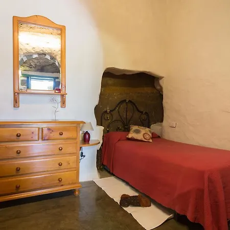 Casa Cueva El Caidero * Artenara